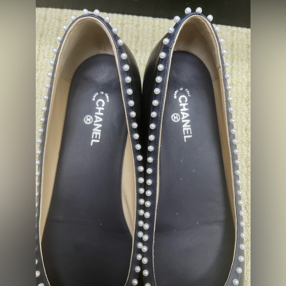 🔴Authentic CHANEL Black & Navy Leather Ballet Flats🔴 - Picture 4 of 9